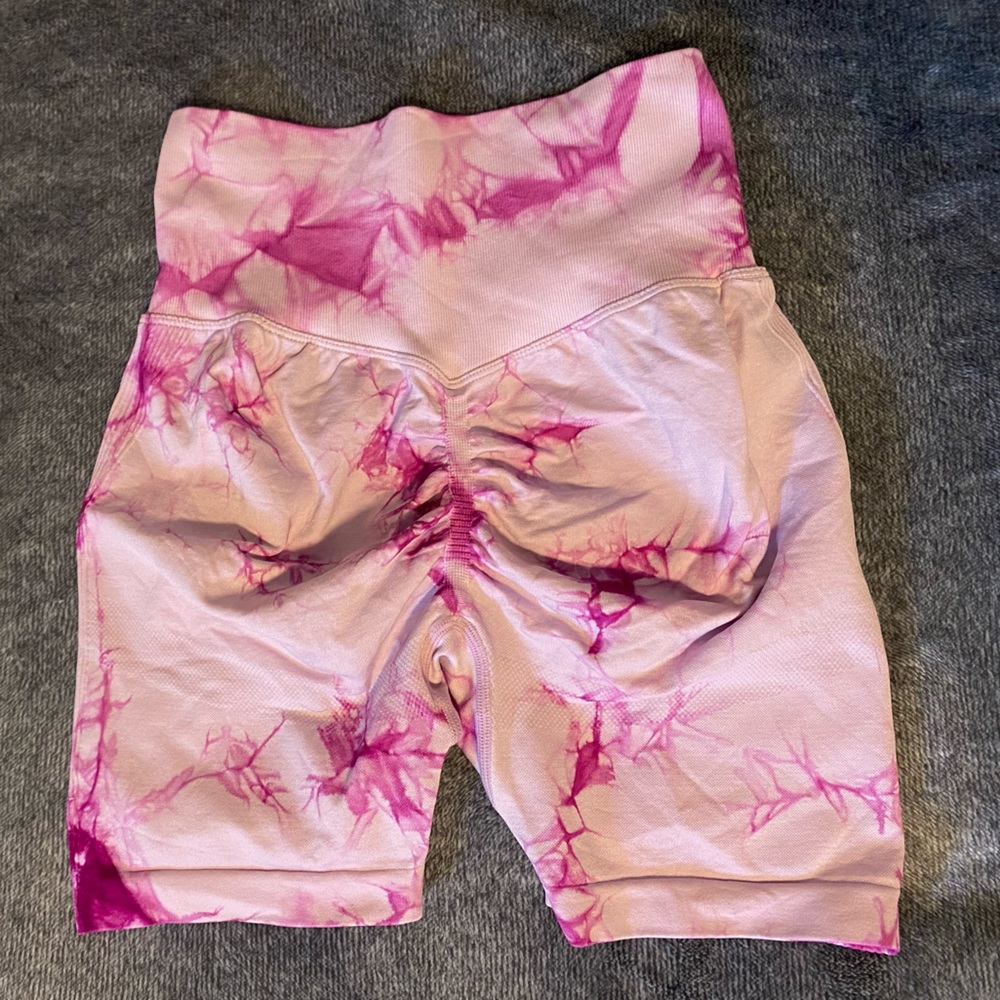 Amazon booty scrunch shorts